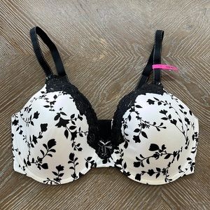 MaidenForm 38DD Extra Coverage T-Shirt Bra